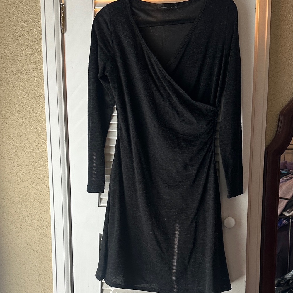 Prana Elegant Black Long Sleeve Dress